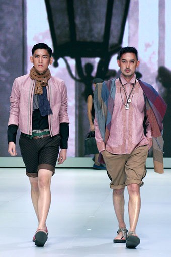 Jakarta, Indonesia - 16 Februari 2013. Deden Siswanto Pinot Noir. Indonesia Fashion Week 2013 at Jakarta Convention Center.  Senayan. Jakarta. [Foto: Mohammad Abduh/Wolipop]