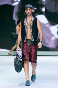 Jakarta, Indonesia - 16 Februari 2013. Deden Siswanto Pinot Noir. Indonesia Fashion Week 2013 at Jakarta Convention Center.  Senayan. Jakarta. [Foto: Mohammad Abduh/Wolipop]