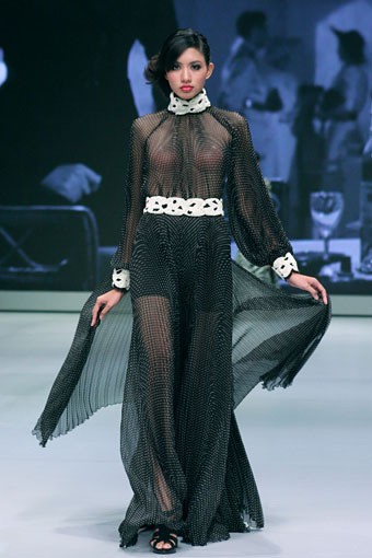 Jakarta, Indonesia - 16 Februari. Addy Van Den Krummenacker Celebration. Indonesia Fashion Week 2013 at Jakarta Convention Center. 16 Februari 2013. Senayan. Jakarta. [Foto: Mohammad Abduh/Wolipop]