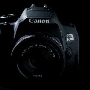 Canon EOS 650D & EOS M, Mana Lebih Baik untuk Pemula?