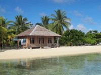 Pulau Arborek memiliki penginapan bergaya homestay. Biayanya Rp 350 per kamar per orang. Satu kamarnya bisa diisi hingga dua orang. Biaya tersebut sudah termasuk makan (Afif/detikTravel)