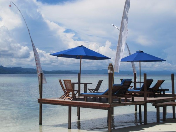 Mengintip Resor-resor Cantik di Raja Ampat