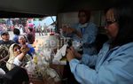BPOM Uji Makanan di Pasar Perumnas Klender