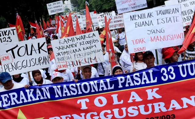 Warga Jatinegara Menolak Digusur