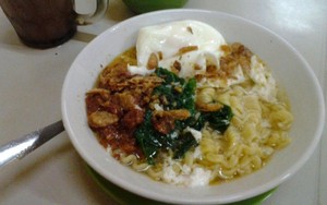 Asyiknya Sore-sore Ngemil Internet Plus Pisang Bakar!