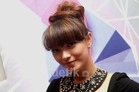 Senyuman manis Zaskia 'Gotik'. Gus Mun/detikHOT.