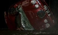 Mobil mewah yang terguling karena kecelakaan. (dok Arcadia Productions).