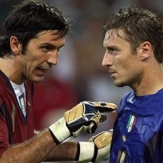 Buffon Dukung Totti Balik ke Timnas