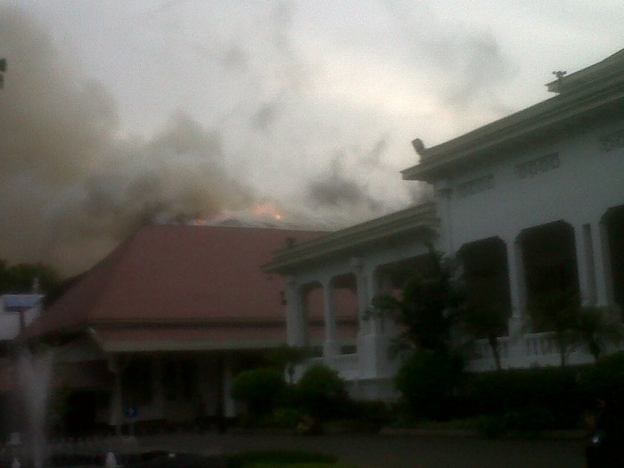 Gedung Setneg di Kompleks Istana Terbakar
