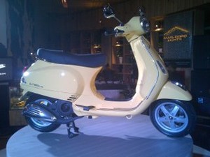 Vespa LX 150ie & S 150ie Meluncur dengan 3 Katup