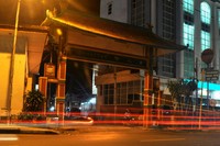 Salah satu penanda kawasan Chinatown ini adalah gerbang berarsitektur khas China. Imlek dan Cap Go Meh adalah dua perayaan yang ramai didatangi wisatawan di kawasan ini. Chinatown juga menjadi kawasan wisata kuliner (MN Abdurrahman/detikTravel)