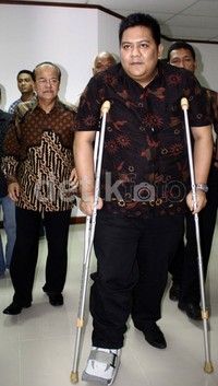 Dendy Prasetia dan Zulkarnaen Djabar memasuki ruang sidang. Ramses/detikFoto.