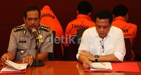 Kabid Humas Polda Metro Jaya Kombes Pol Rikwanto (kiri) mengatakan, salah satu tersangka yang berinisial TD merupakan otak pembunuhan. TD terancam hukuman mati.
