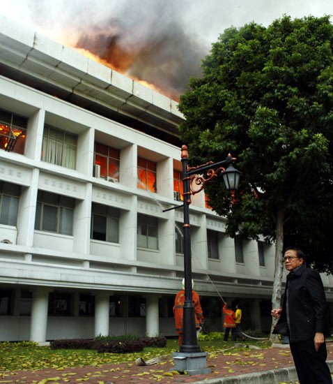 Api Lalap Lantai 3 Gedung Setneg
