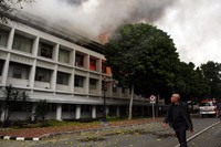 Api membakar gedung Setneg sekitar satu jam lamanya. Anung/Setpres.