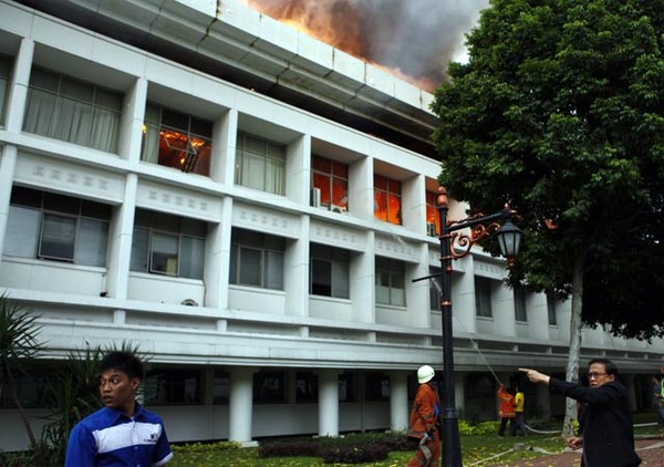 Api Lalap Lantai 3 Gedung Setneg