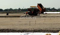     Komisi V meninjau pembangunan Terminal 3 dari dalam mobil. Ramses/detikFoto.