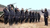 Tentara-tentara Korut saat mengikuti latihan perang. REUTERS/KCNA.