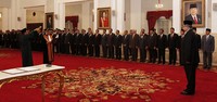 Pelantikan Saleh diawali dengan pembacaan sumpah jabatan. Saleh dilantik menggunakan toga hakim agung. Abror Rizki/Setpres.