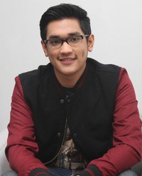5 Lagu Chrisye yang Didaur Ulang Penyanyi Lain