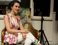 Ia tampil berbunga-bunga. Gus Mun/detikHOT.