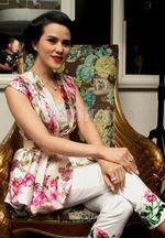 Angel Lelga Berbunga-bunga