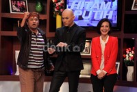 Wanda terlihat sumringah.