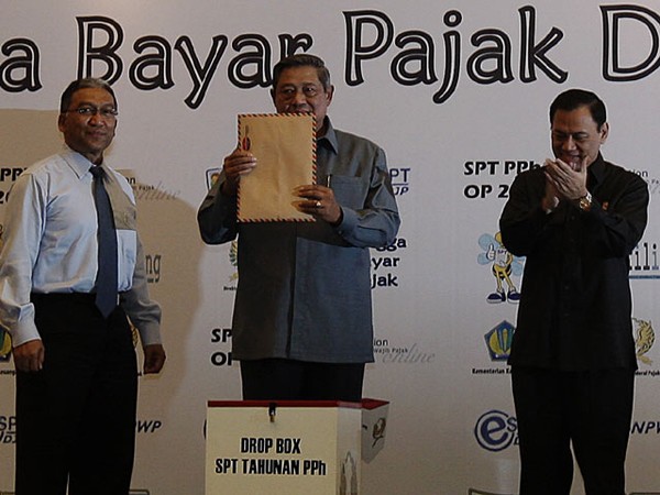 SBY Serahkan SPT
