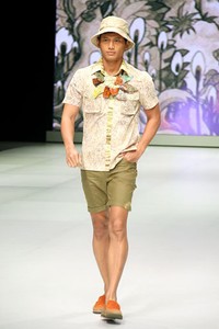 Jakarta, Indonesia - 17 Februari. Lennor by Lenny Agustin. Indonesia Fashion Week 2013 at Jakarta Convention Center. 17 Februari 2013. Senayan. Jakarta. [Foto: Mohammad Abduh/Wolipop]