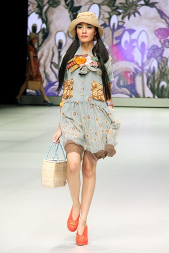 Jakarta, Indonesia - 17 Februari. Lennor by Lenny Agustin. Indonesia Fashion Week 2013 at Jakarta Convention Center. 17 Februari 2013. Senayan. Jakarta. [Foto: Mohammad Abduh/Wolipop]