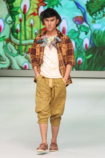 Jakarta, Indonesia - 17 Februari. Lennor by Lenny Agustin. Indonesia Fashion Week 2013 at Jakarta Convention Center. 17 Februari 2013. Senayan. Jakarta. [Foto: Mohammad Abduh/Wolipop]