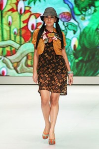 Jakarta, Indonesia - 17 Februari. Lennor by Lenny Agustin. Indonesia Fashion Week 2013 at Jakarta Convention Center. 17 Februari 2013. Senayan. Jakarta. [Foto: Mohammad Abduh/Wolipop]