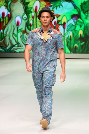 Jakarta, Indonesia - 17 Februari. Lennor by Lenny Agustin. Indonesia Fashion Week 2013 at Jakarta Convention Center. 17 Februari 2013. Senayan. Jakarta. [Foto: Mohammad Abduh/Wolipop]