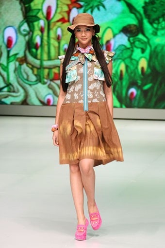 Jakarta, Indonesia - 17 Februari. Lennor by Lenny Agustin. Indonesia Fashion Week 2013 at Jakarta Convention Center. 17 Februari 2013. Senayan. Jakarta. [Foto: Mohammad Abduh/Wolipop]