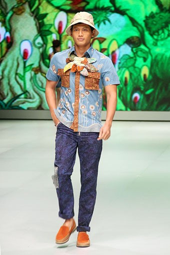 Jakarta, Indonesia - 17 Februari. Lennor by Lenny Agustin. Indonesia Fashion Week 2013 at Jakarta Convention Center. 17 Februari 2013. Senayan. Jakarta. [Foto: Mohammad Abduh/Wolipop]