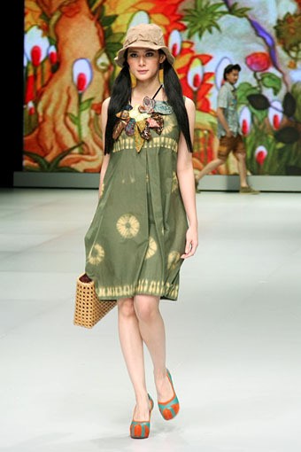 Jakarta, Indonesia - 17 Februari. Lennor by Lenny Agustin. Indonesia Fashion Week 2013 at Jakarta Convention Center. 17 Februari 2013. Senayan. Jakarta. [Foto: Mohammad Abduh/Wolipop]