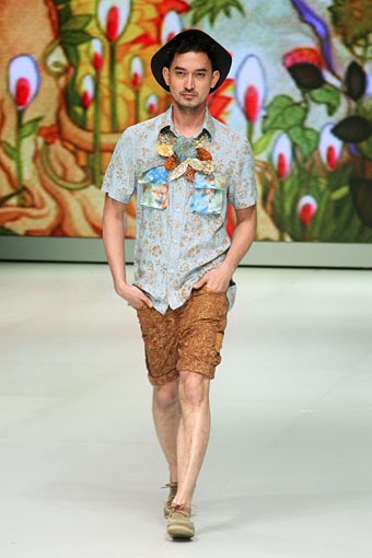 Jakarta, Indonesia - 17 Februari. Lennor by Lenny Agustin. Indonesia Fashion Week 2013 at Jakarta Convention Center. 17 Februari 2013. Senayan. Jakarta. [Foto: Mohammad Abduh/Wolipop]