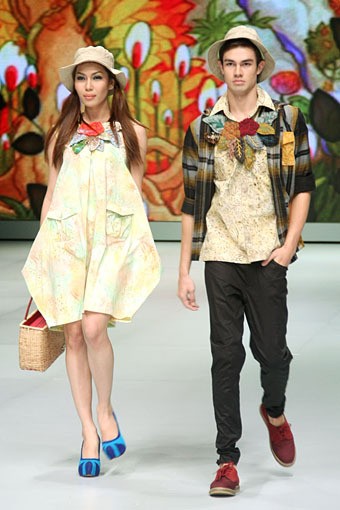 Jakarta, Indonesia - 17 Februari. Lennor by Lenny Agustin. Indonesia Fashion Week 2013 at Jakarta Convention Center. 17 Februari 2013. Senayan. Jakarta. [Foto: Mohammad Abduh/Wolipop]