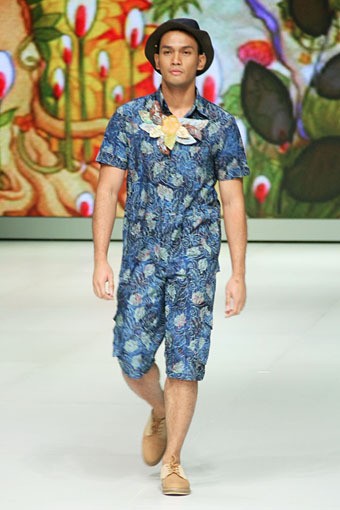 Jakarta, Indonesia - 17 Februari. Lennor by Lenny Agustin. Indonesia Fashion Week 2013 at Jakarta Convention Center. 17 Februari 2013. Senayan. Jakarta. [Foto: Mohammad Abduh/Wolipop]