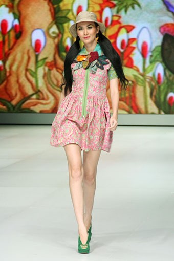 Jakarta, Indonesia - 17 Februari. Lennor by Lenny Agustin. Indonesia Fashion Week 2013 at Jakarta Convention Center. 17 Februari 2013. Senayan. Jakarta. [Foto: Mohammad Abduh/Wolipop]