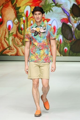 Jakarta, Indonesia - 17 Februari. Lennor by Lenny Agustin. Indonesia Fashion Week 2013 at Jakarta Convention Center. 17 Februari 2013. Senayan. Jakarta. [Foto: Mohammad Abduh/Wolipop]