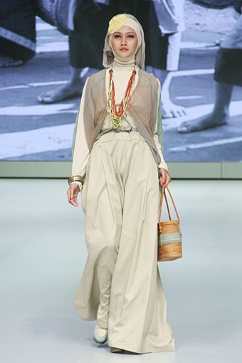 Jakarta, Indonesia - 17 Februari 2013. Reneo by Irna Mutiara Treasure Trove. Indonesia Fashion Week 2013 at Jakarta Convention Center. Senayan. Jakarta. [Foto: Mohammad Abduh/Wolipop]