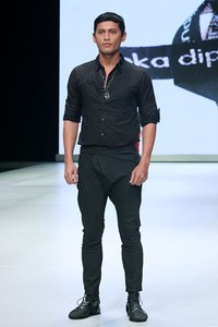 Jakarta, Indonesia - 16 Februari 2013. Oka Diputra Indonesia Fashion Week 2013 at Jakarta Convention Center. Senayan. Jakarta. [Foto: Mohammad Abduh/Wolipop]