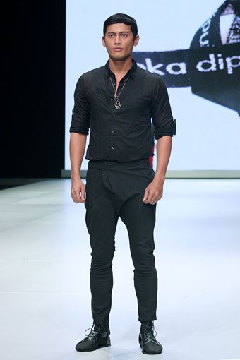 Jakarta, Indonesia - 16 Februari 2013. Oka Diputra Indonesia Fashion Week 2013 at Jakarta Convention Center. Senayan. Jakarta. [Foto: Mohammad Abduh/Wolipop]