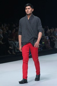 Jakarta, Indonesia - 16 Februari 2013. Oka Diputra Indonesia Fashion Week 2013 at Jakarta Convention Center. Senayan. Jakarta. [Foto: Mohammad Abduh/Wolipop]