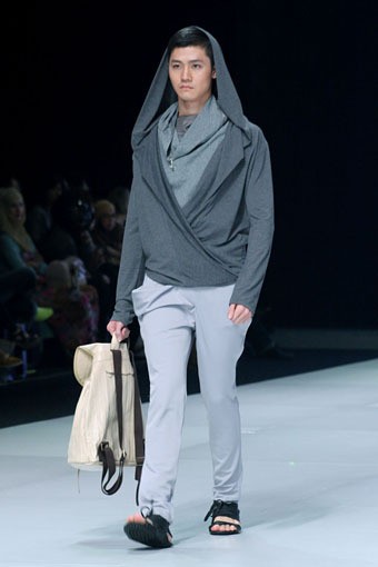 Jakarta, Indonesia - 16 Februari 2013. Oka Diputra Indonesia Fashion Week 2013 at Jakarta Convention Center. Senayan. Jakarta. [Foto: Mohammad Abduh/Wolipop]