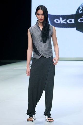 Jakarta, Indonesia - 16 Februari 2013. Oka Diputra Indonesia Fashion Week 2013 at Jakarta Convention Center. Senayan. Jakarta. [Foto: Mohammad Abduh/Wolipop]