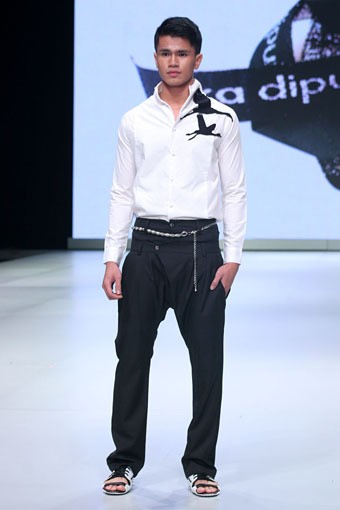 Jakarta, Indonesia - 16 Februari 2013. Oka Diputra Indonesia Fashion Week 2013 at Jakarta Convention Center. Senayan. Jakarta. [Foto: Mohammad Abduh/Wolipop]