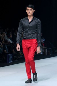 Jakarta, Indonesia - 16 Februari 2013. Oka Diputra Indonesia Fashion Week 2013 at Jakarta Convention Center. Senayan. Jakarta. [Foto: Mohammad Abduh/Wolipop]