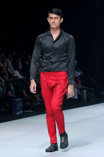 Jakarta, Indonesia - 16 Februari 2013. Oka Diputra Indonesia Fashion Week 2013 at Jakarta Convention Center. Senayan. Jakarta. [Foto: Mohammad Abduh/Wolipop]